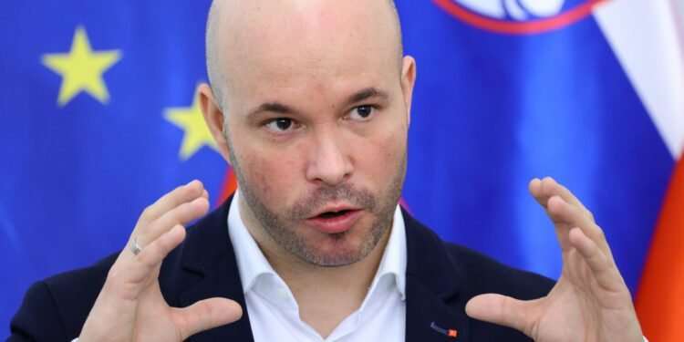 Bleferji, lažnivci in zadnja ruska ruleta Janeza Janše