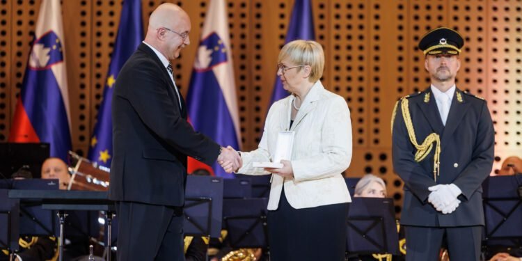 Z eno besedo, blamaža!