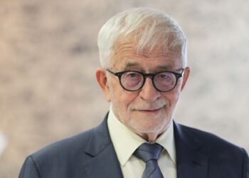 Politika! Kjer se krade javni denar, tam so bleferji in odvetniki doma