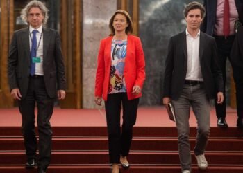 V trenutku obupa, da bi pregnali zlo, smo na široko odprli vrata večjemu zlu