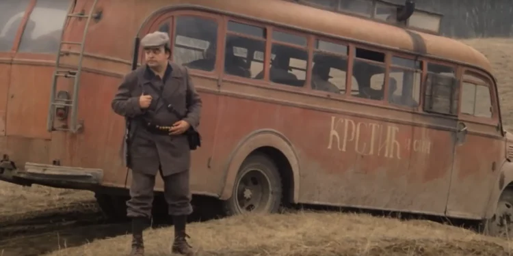 Spomenik korupciji in kako so stisnili rep med noge. Pa o vlaku, ki nam je pobegnil!