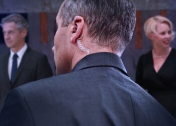 Para Sova ali Living on the edge