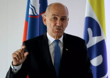 Nekoč so bili bojevniki. Danes se goni bicikle, bere ustava in pojejo čebelice