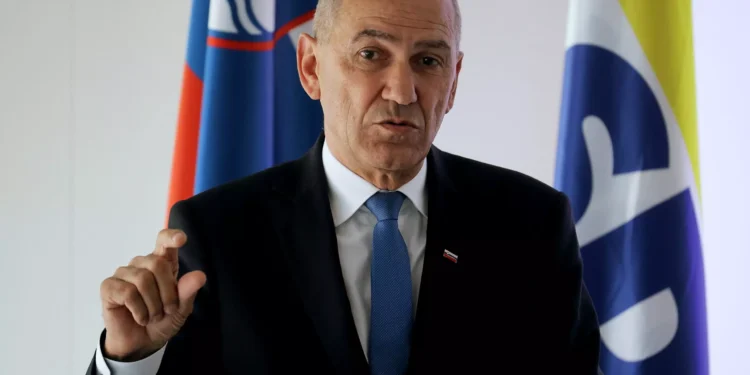 Nekoč so bili bojevniki. Danes se goni bicikle, bere ustava in pojejo čebelice