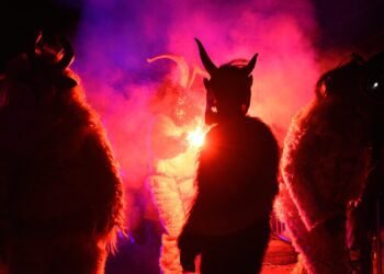 Versko blazni, dva narkomana v službi mafijske odvetnice in finale, ki ga ne smete zamuditi.