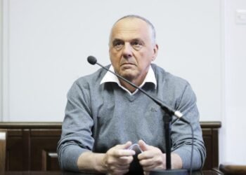 Morilec med preprostimi ljudmi