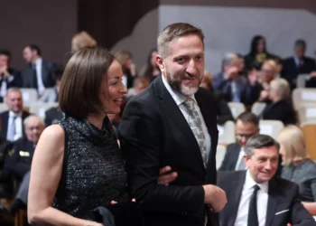 A ti zrihtam Boštjančiča, vpraša Tina Pino?