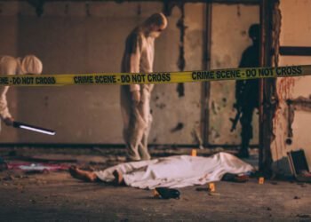 Pod umor so se podpisali, Franc Oražem, Marko Poje in Darko Njavro. Janša zahteval pojasnila in odtegnil podporo propagandnega aparata SDS.