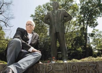 Kdo je Vinko Vasle, sem pred potovanjem v Iran vprašal Janeza Janšo? Odgovor me je šokiral!