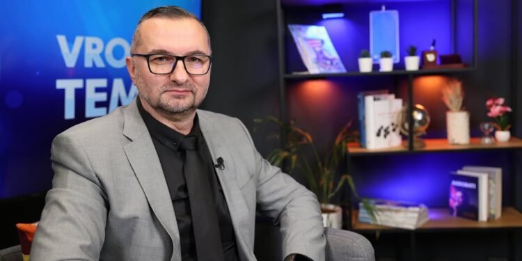 Janez Stušek, drugorazredni pravdar sekte za kriminalce Trstenjakove. Zlorabil SOVO in končal v osebnem stečaju.