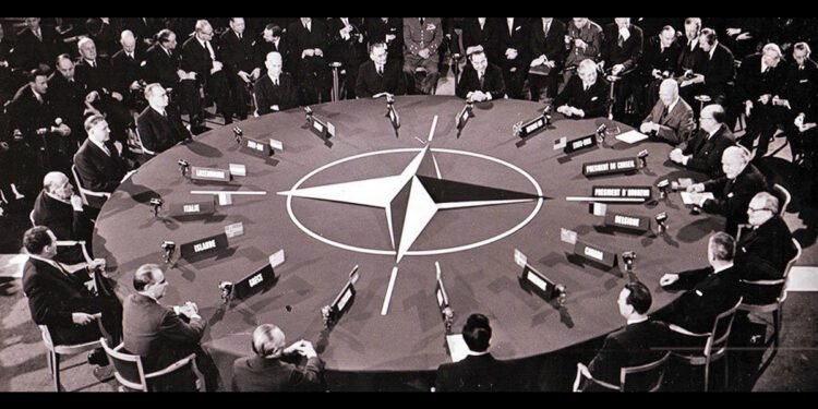 NATO? Domoljubi, patrioti in fašisti