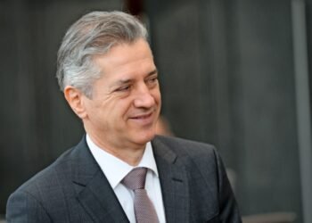 Komisija za telebane. Vici se ne pišejo sami, piše jih Robi