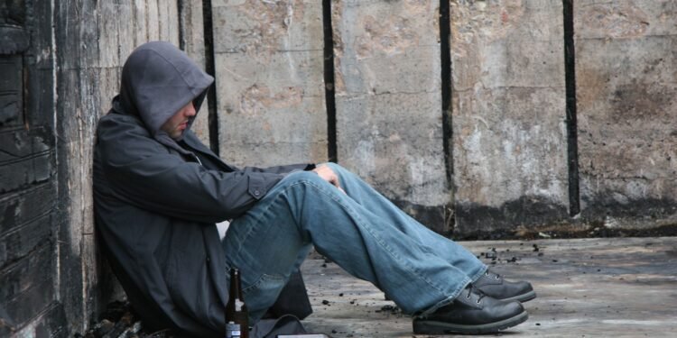 nova delovna sila v domovih za ostarele, ljubljanski klošarji in narkomani