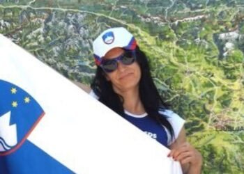 Če to drži, potem desnica res postaja infantilna groteska politične elite: Poročno maščevanje Janeza Janše.