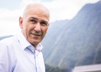 Janša jutri praznuje 67 let. Bolj star, bolj nor!