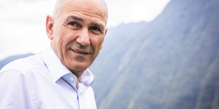 Janša jutri praznuje 67 let. Bolj star, bolj nor!