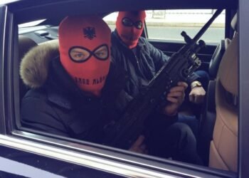 Marija, Jezus in Bog slabo slišijo? Sicilijanec na urgenci in diler z akreditacijo NZS na tekmi v Stožicah.