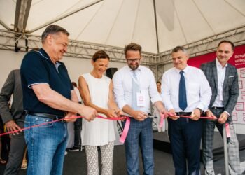 Modra simfonija in orkestriran kriminal. Ko vse poti peljejo na Magistrat!