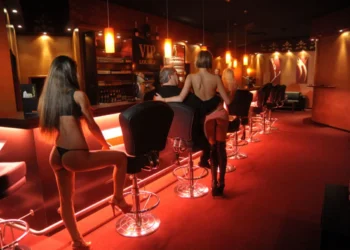 Če je politika kurba, kaj so potem politiki?