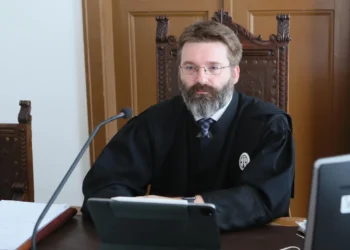 Čakal sem na petek kot na božič, dobil pa odpoved sojenja in novice, da bo moj sodnik zagrenjen ex-kandidat za božjega namestnika