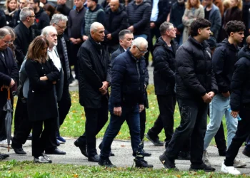 Od heroja do odvisnika: Obdukcija razbila mit. Kokain na pogrebu, histerija v medijih. Šutarjev mit in Zavrlova izdaja Janše