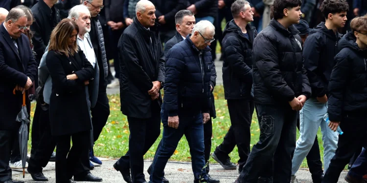 Od heroja do odvisnika: Obdukcija razbila mit. Kokain na pogrebu, histerija v medijih. Šutarjev mit in Zavrlova izdaja Janše